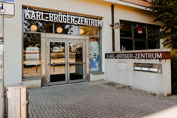 Eingang Karl Bröger Zentrum